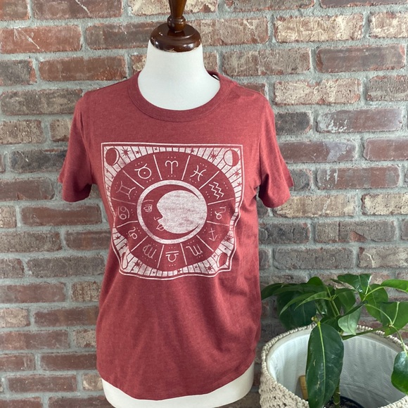 Zoe + Liv Tops - Zoe + Liv medium rust colored t-shirt